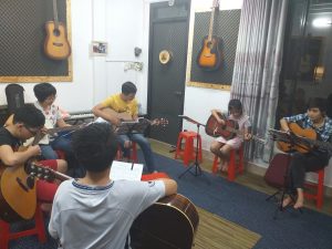 Học đàn guitar cơ bản tphcm