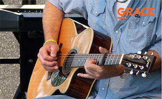 Học đàn guitar ân điển
